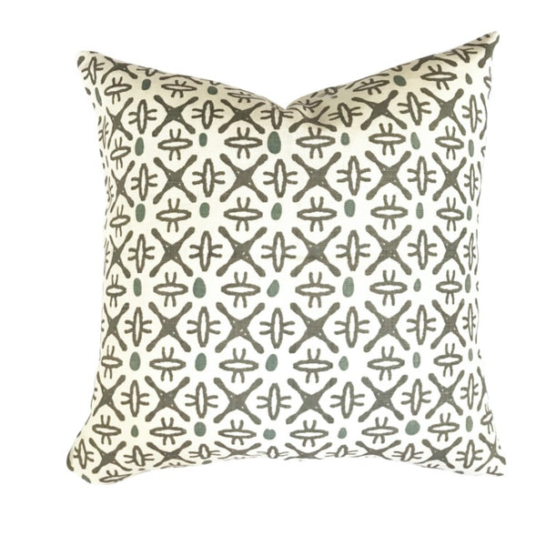 PILLOW IN MIMI - DOVE AND WEDGEWOOD